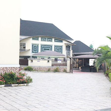 Royal Charlin Hotel And Suites Port Harcourt Buitenkant foto